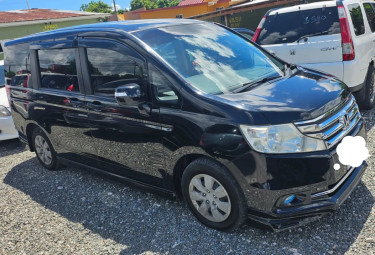 HONDA STEPWAGON 2014