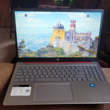 HP LAPTOP FOR SALE !!