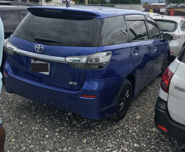 TOYOTA WISH 2013 