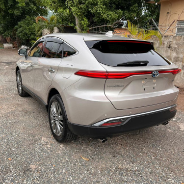 TOYOTA HARRIER Z 2020 (Newly Imported)