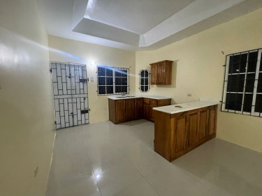 2 Bedroom Hillview Estate, Bogwalk House For Rent