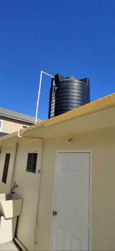 2 Bedroom 1 Bathroom With AC And Water Tank 