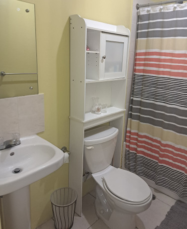 2 Bedroom 1 Bathroom Apartment 