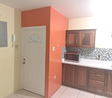 2 Bedroom 1 Bathroom Apartment 