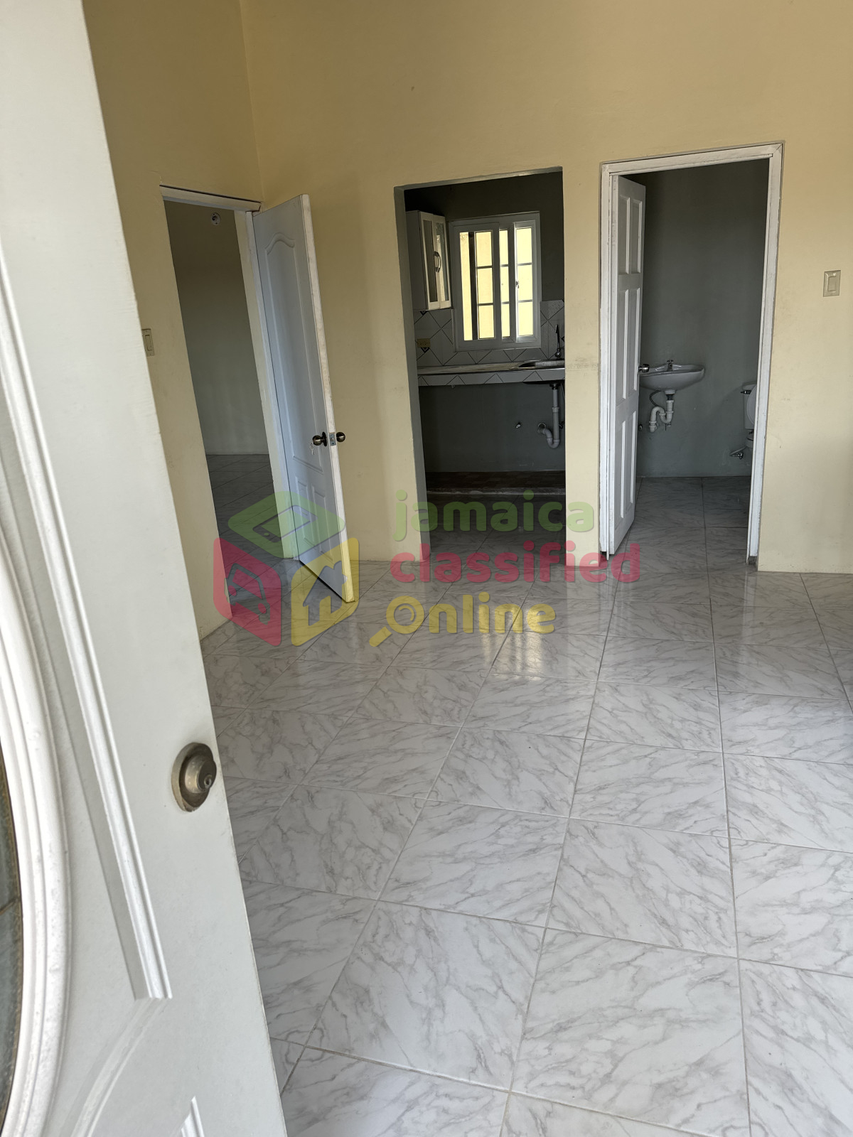 For Rent: 1 Bedroom Studio Apartment, Kitchen And Bathroom - Old ...