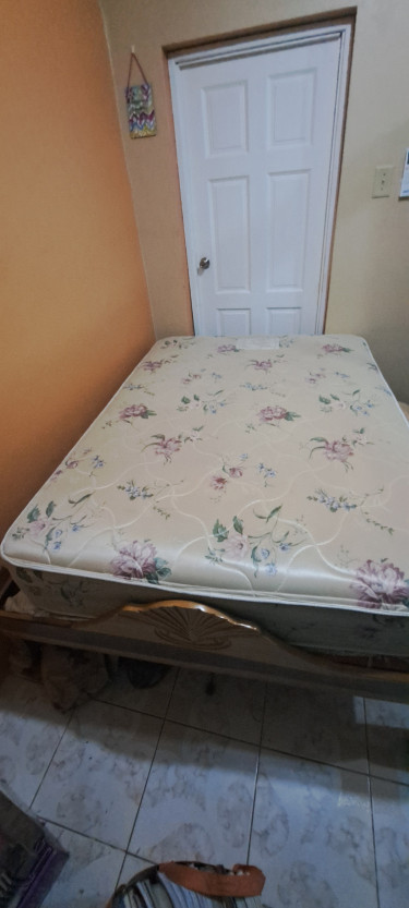Double Bed &Mattress