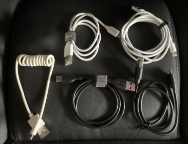 Phone & Monitor Cables