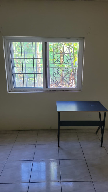 2 Bedroom House Furnished Students (shared)