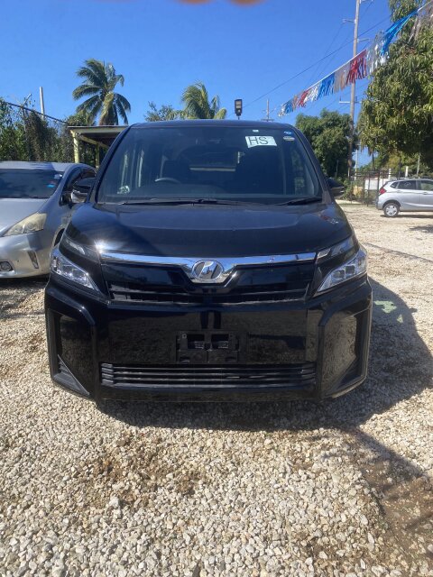2018 Toyota Voxy FOR SALE