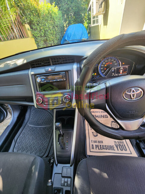 2016 Toyota Fielder Hybrid