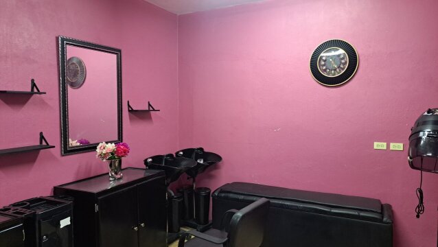 (Two Station) Beauty Salon For Rent.