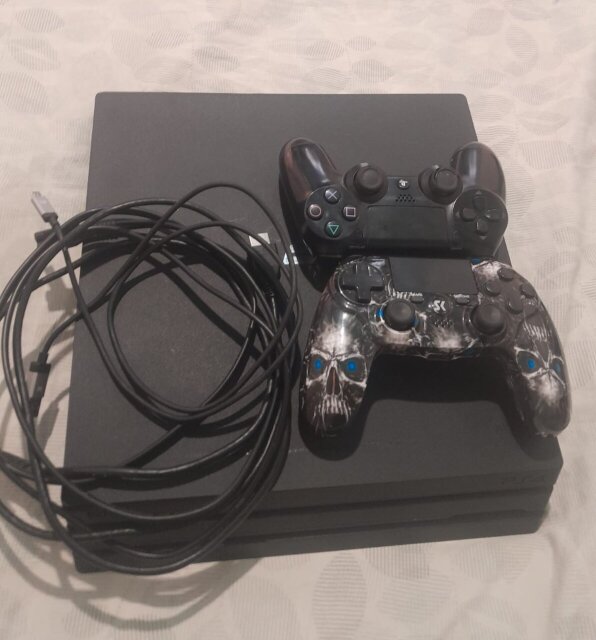 PS4 Slim With 2 Consoles (1TB) 40k