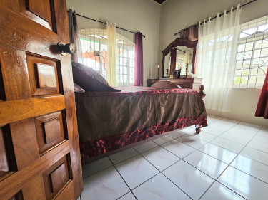 5 Bedroom Westgate Hills