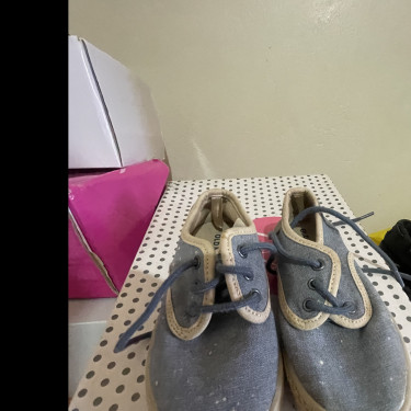 Old Navy Sneakers Toddlers Size 8 