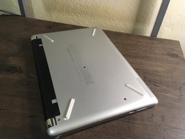 HP Notebook - 14-bs011la