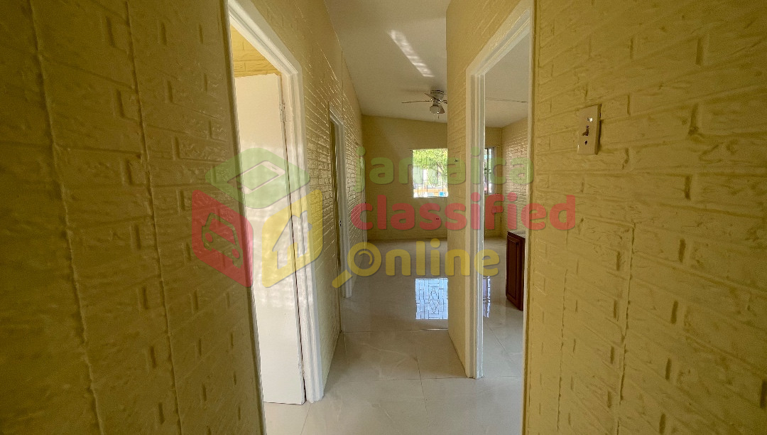 For Rent: 2 BEDROOM 1 BATHEROOM - PORTMORE