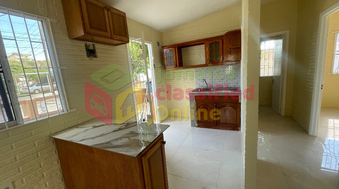 For Rent: 2 BEDROOM 1 BATHEROOM - PORTMORE