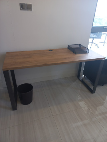 Office Desk + Free Accessories