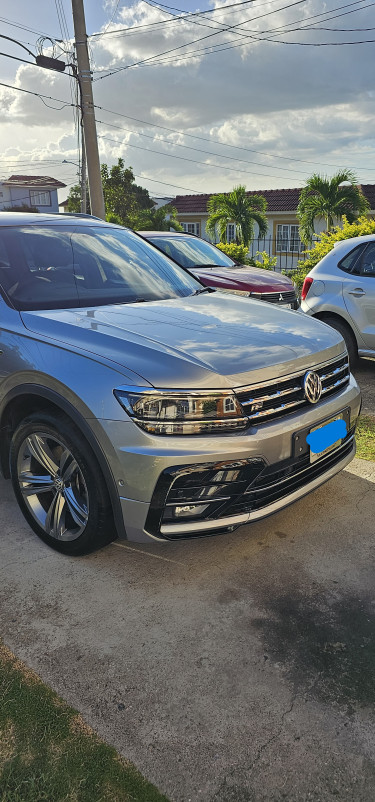 Tiguan R-Line - Must Sell!