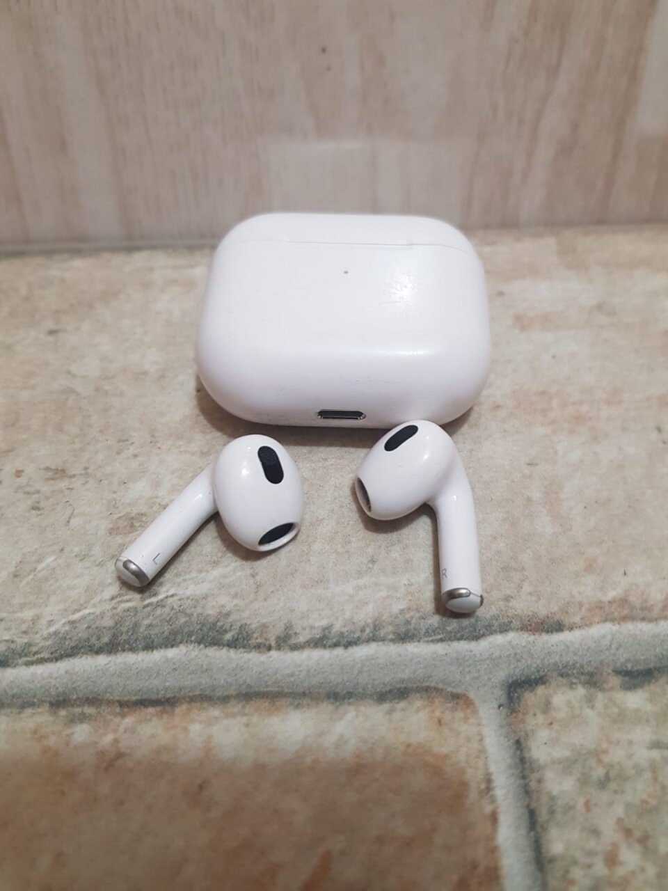 For Sale: Ear Pods - Kingston