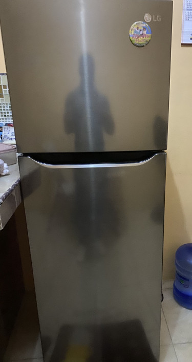 12 Cubic LG Refrigerator 