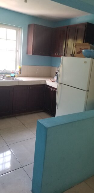2 Bedrooms Shared Bathroom Ans Kitchen Space