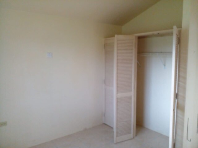 2 Bedrooms, 1 Bathroom House For Rent.