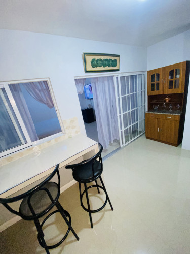 1 Bedroom Apartment/ Condo