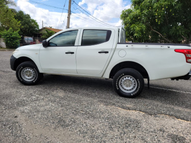 2017 Mitsubishi L200 4WD