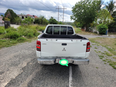 2017 Mitsubishi L200 4WD