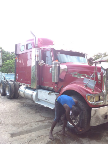 2005 International 9900I Trailerhead