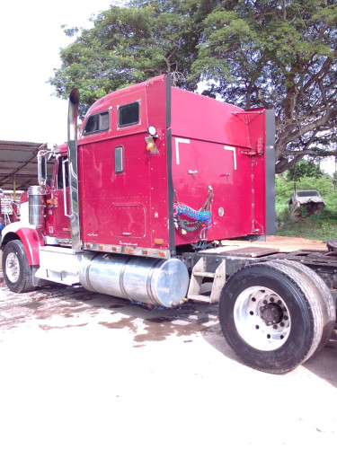 2005 International 9900I Trailerhead