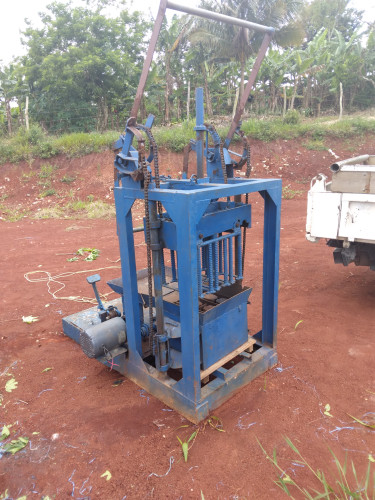 THREE (3) DROPPER BLOCK MACHINE