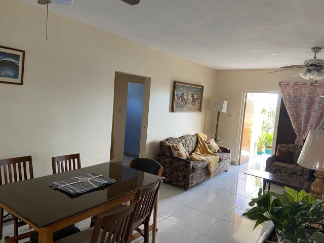 2 Bedroom 1 Bathroon Fully Furnished , Renovated