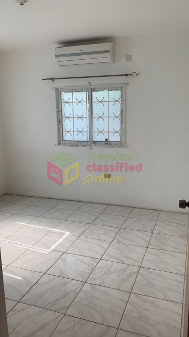 1 Bedroom Apt