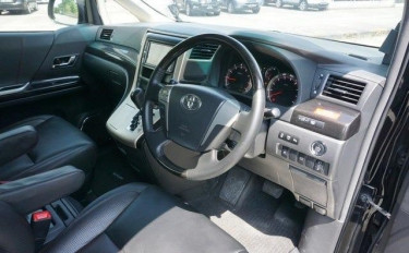 2014 Toyota Alphard 