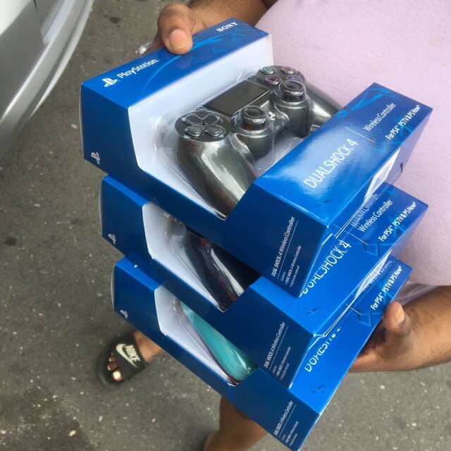 SPECIAL OFFER BUY 3X PS4 CONTROLLER FOR 18000
