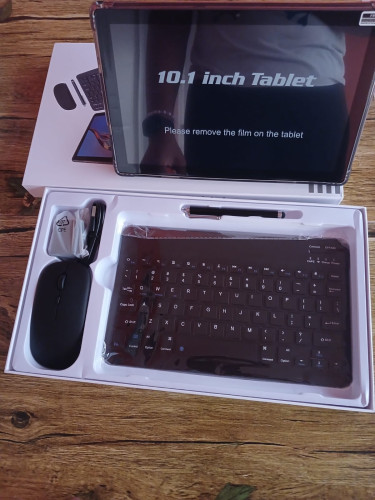 10.1 Inch Android Tablet With Keyboard