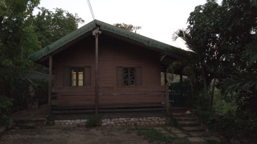 1 Bedroom WOODEN Grilled Cottage In Stony Hill