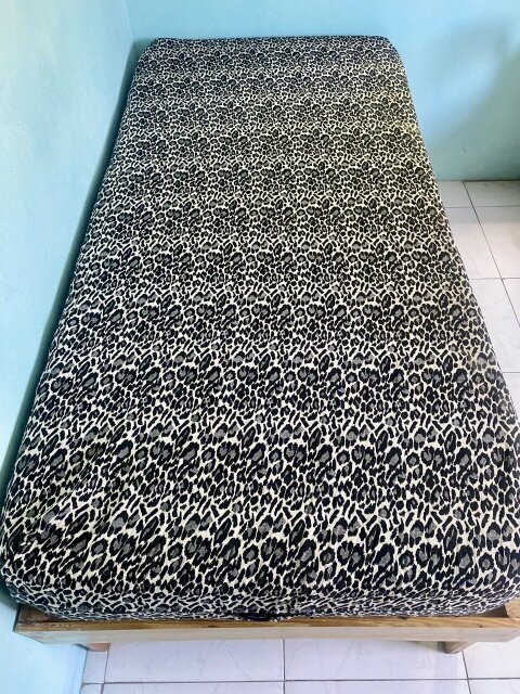 Used Bed Mattress And Bed Base For Sale