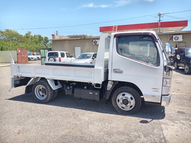 2014 MITSUBISHI CANTER