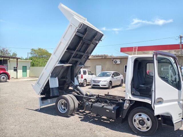 2014 MITSUBISHI CANTER