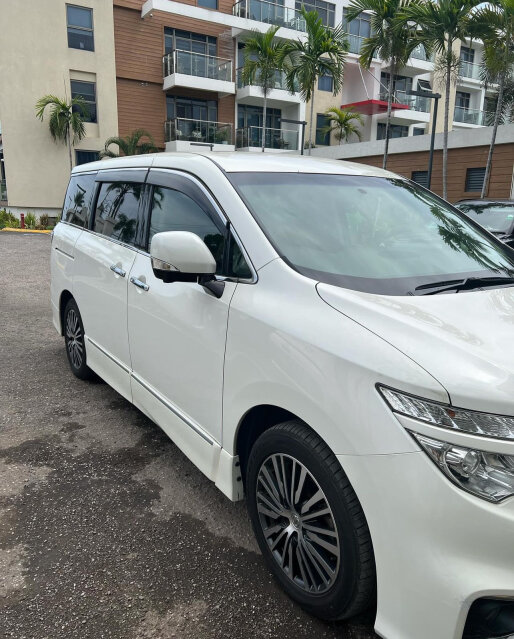 2017 Nissan Elgrand For Rent