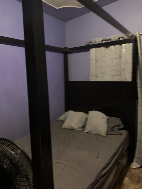 Full Size Canopy Bed With Mattress