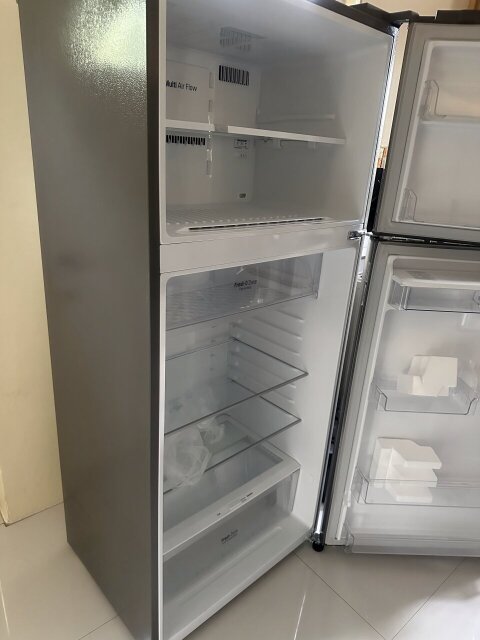 Used 2year Old LG Inverter Refrigerator