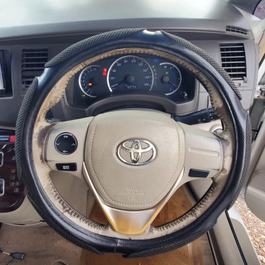 2012 Toyota Isis G 