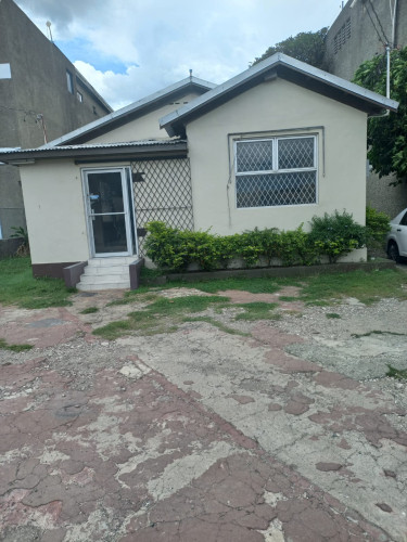 6A Collins Green Ave., Halfway Tree Road For Rent
