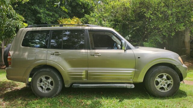 2002 Mitsubishi Pajero