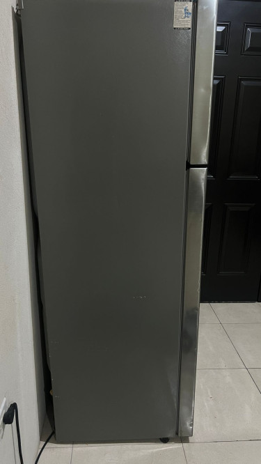 LG GT29BPPX Top-Freezer Refrigerator