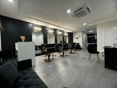 Hair Booth And Lash Room For Rental!